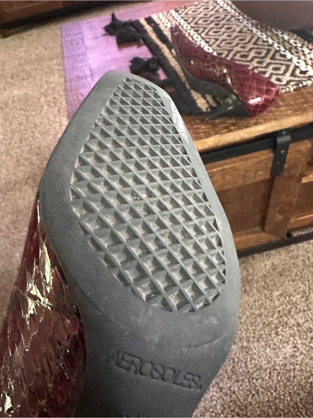 AEROSOLES Deep Burgundy Croc-Embossed Pumps 7.5 - Picture 11 of 14